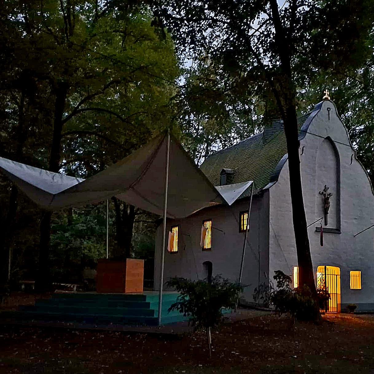 Abenddämmerung an der Irmgardiskapelle